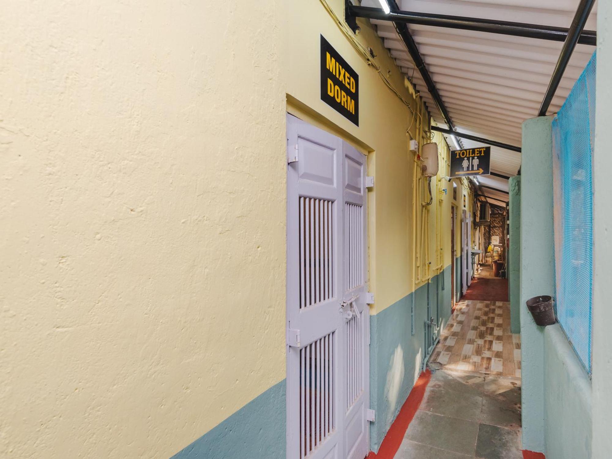 New Afra Hostal *