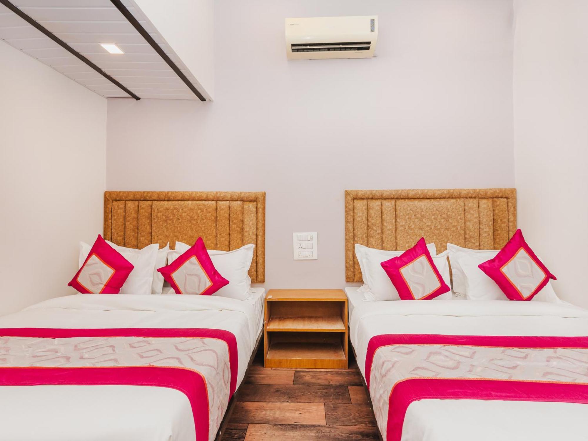 New Afra Hostal Bombay