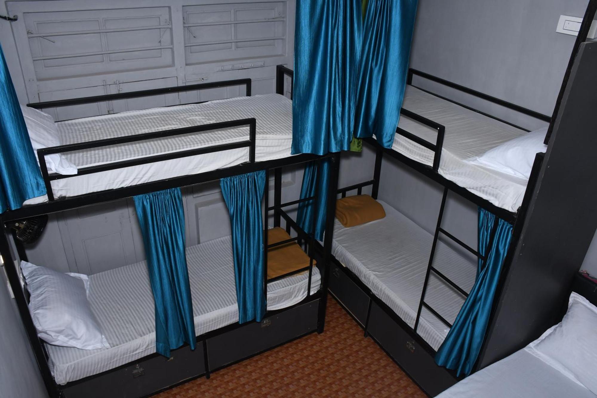 New Afra Hostal